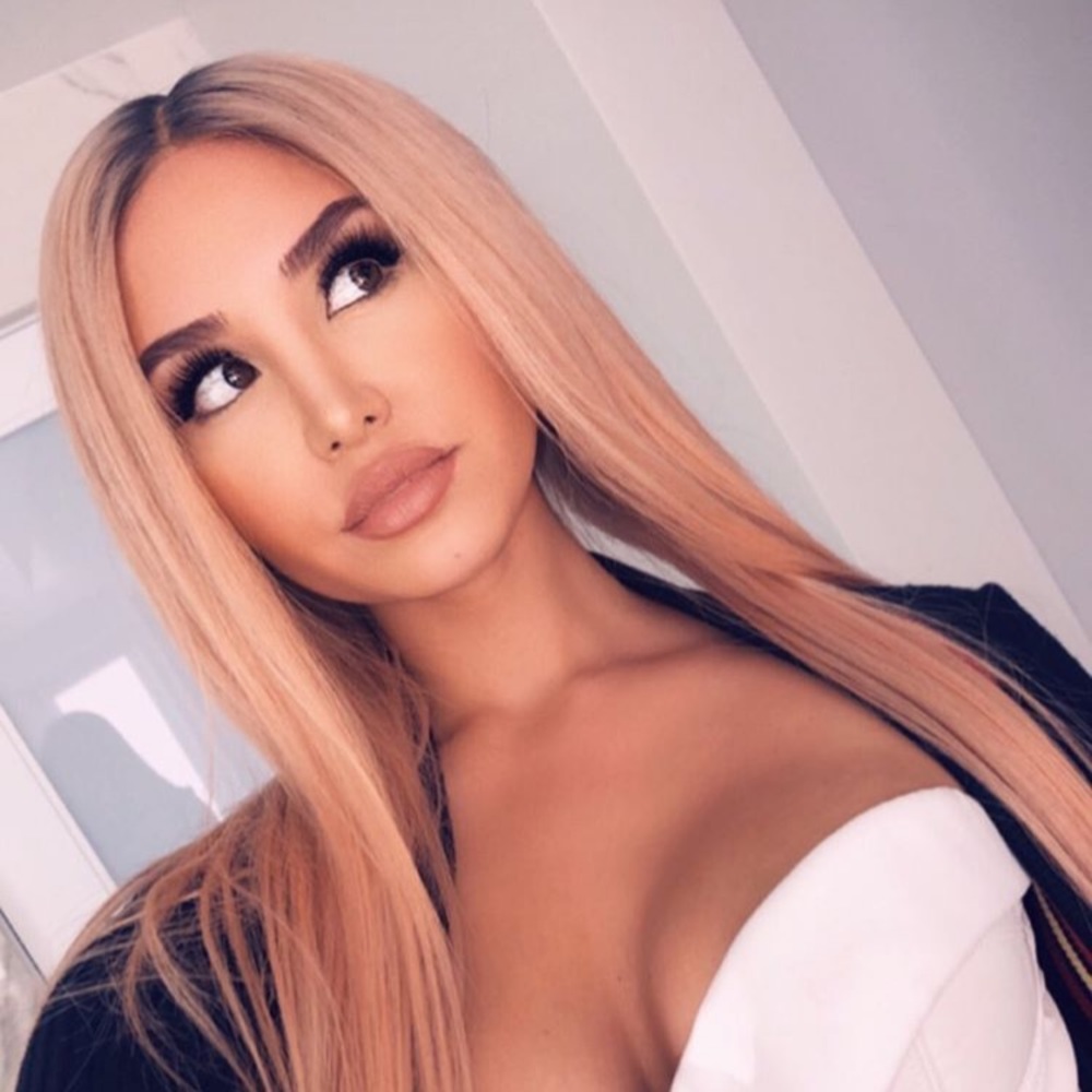 Meet your Posher, Mia